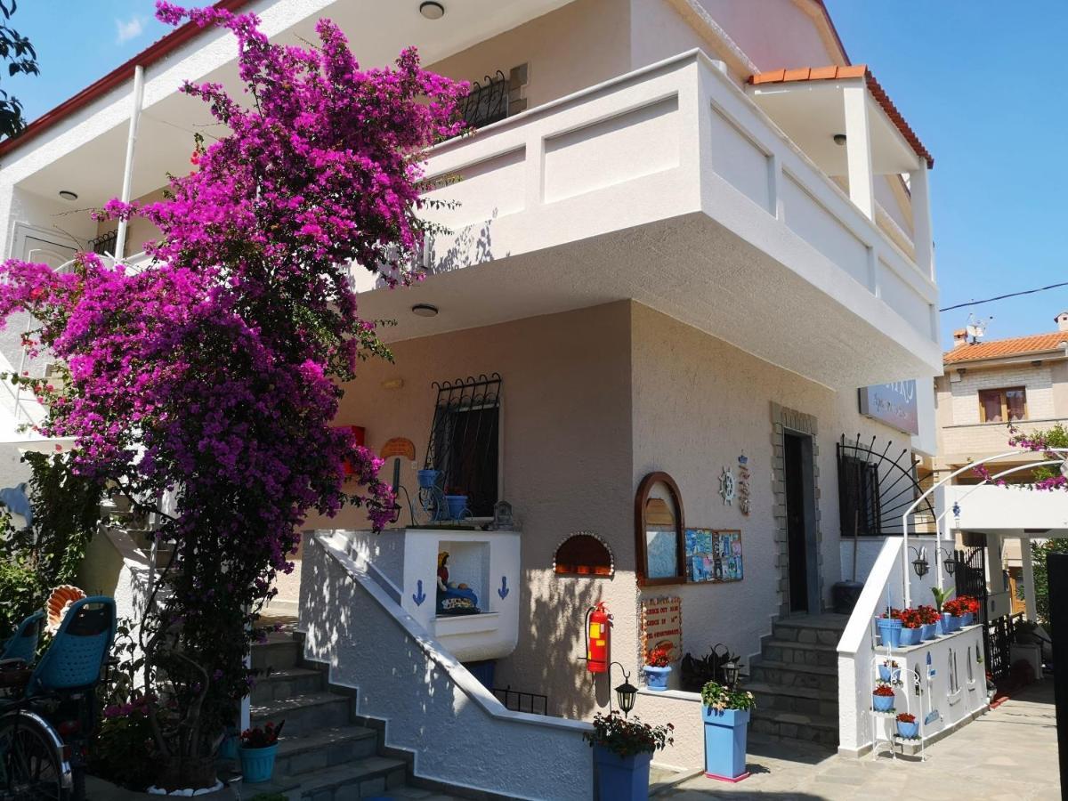 Ferienwohnung Haus Niko Nea Poteidaia Exterior foto